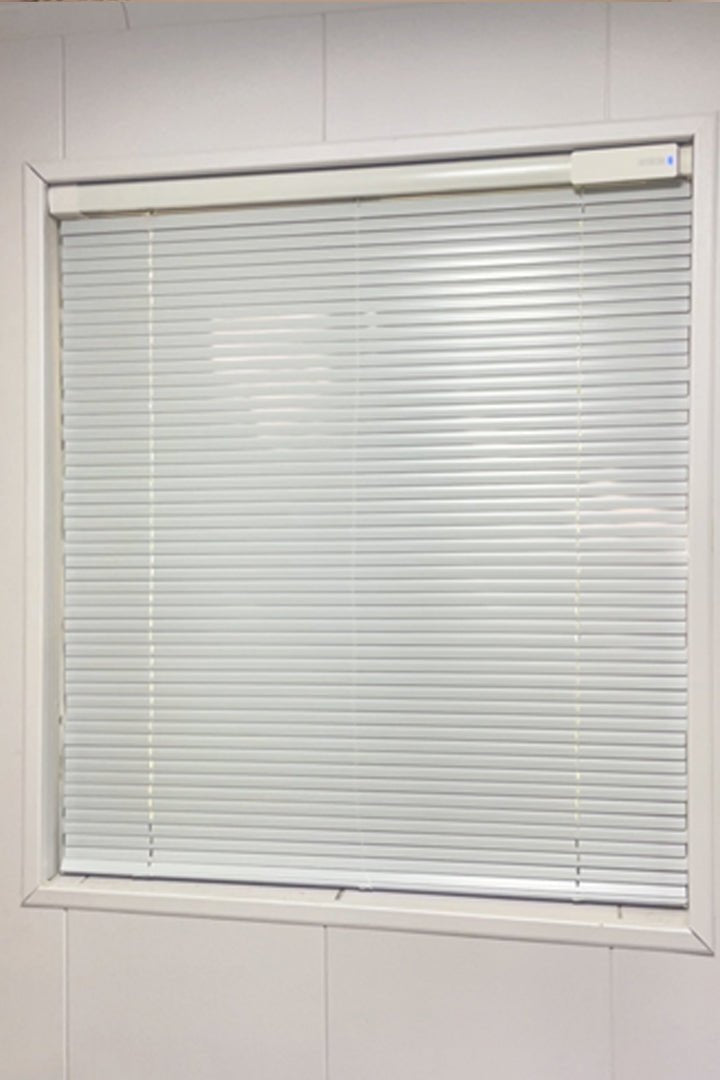 No-Drill Electric Day & Night Blind – Remote Control, Light Filtering, Modern Design