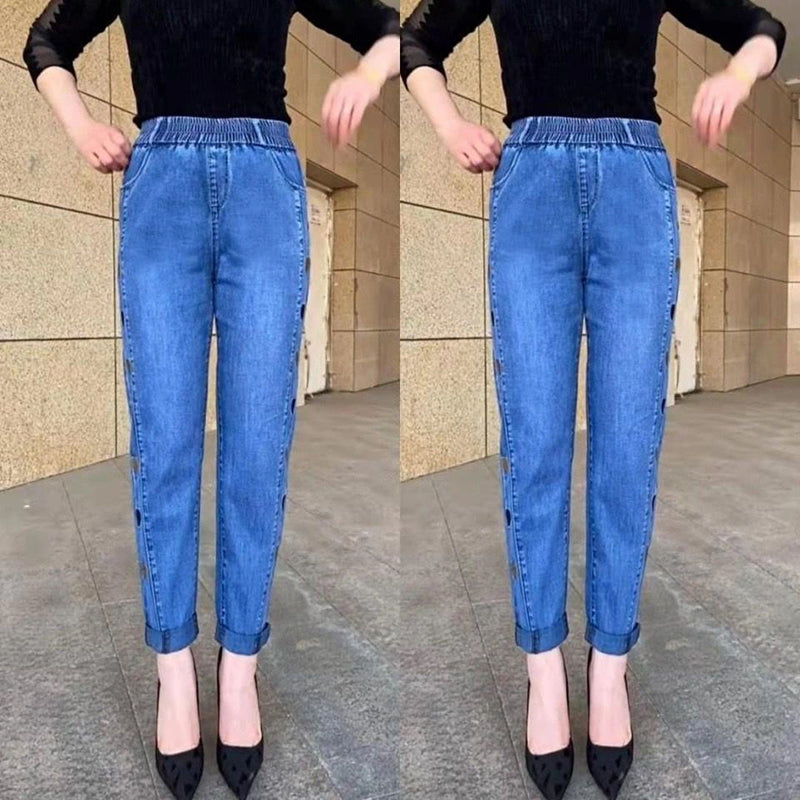 🔥HOT 50% OFF🔥Women's High-Elasticity Heart Pattern Embroidered Jeans
