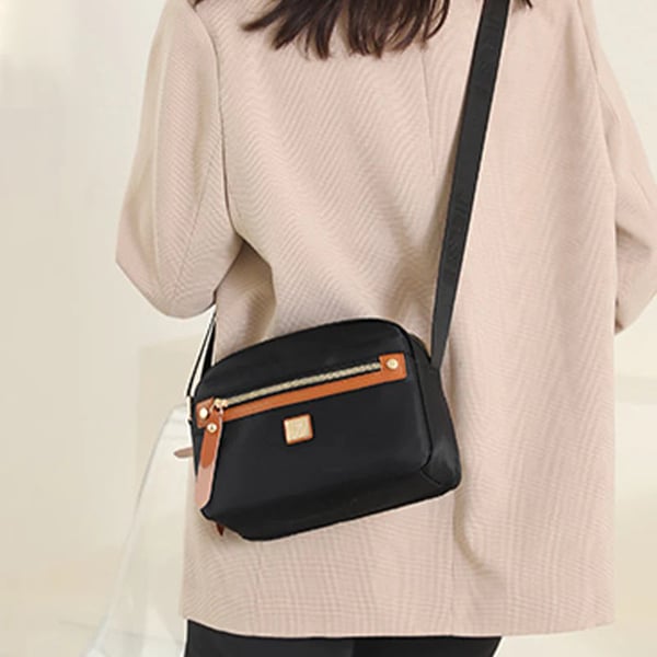 🌸 Nylon shoulder bag